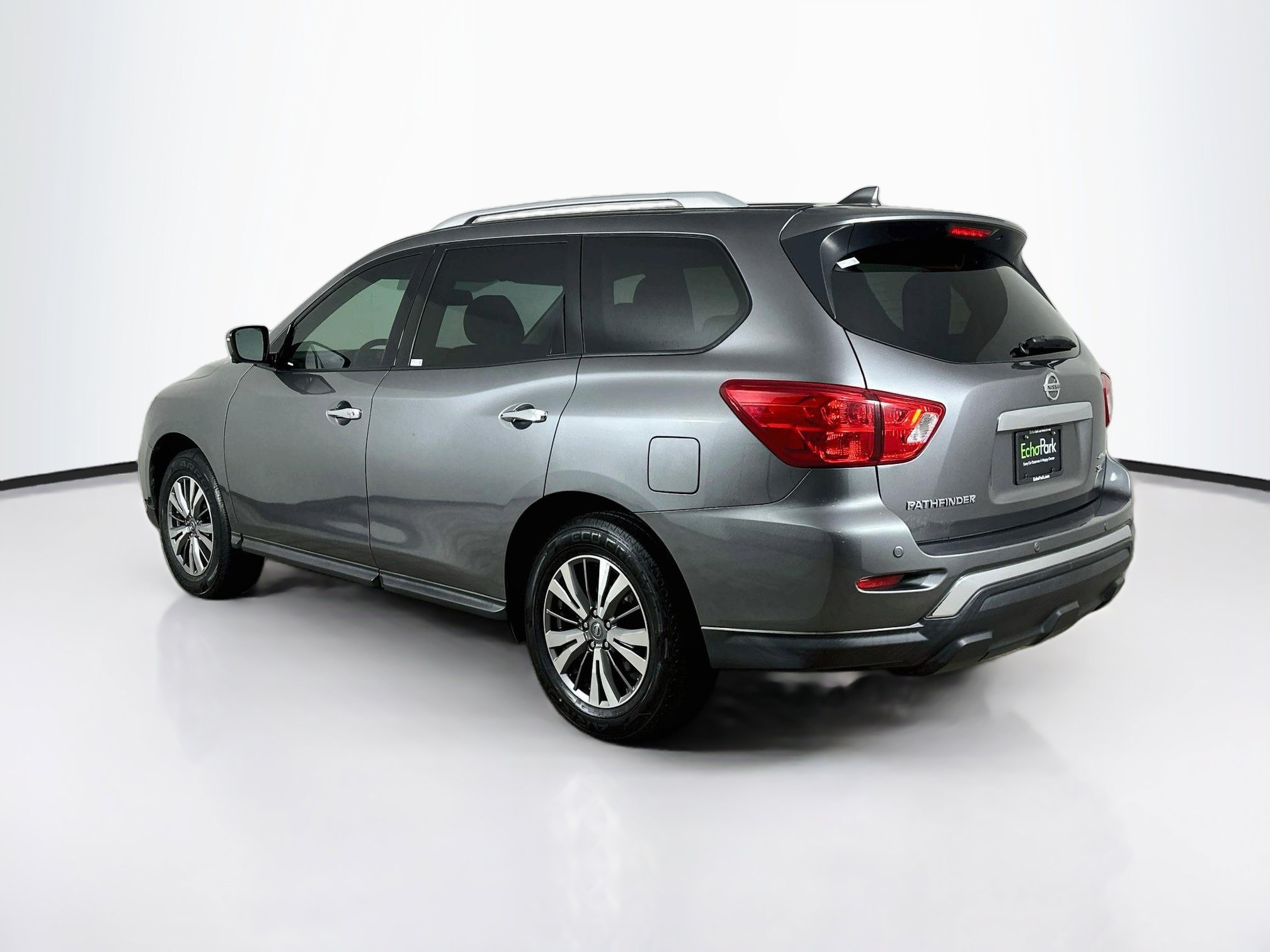 Used 2020 Nissan Pathfinder SL AWD/4WD image 5