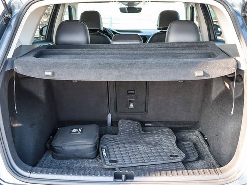 Used 2022 Volkswagen Taos SE w/ Panoramic Sunroof Package image 27