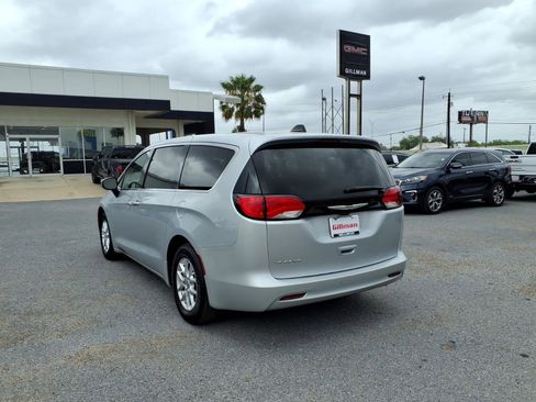 Used 2023 Chrysler Voyager LX FWD image 6