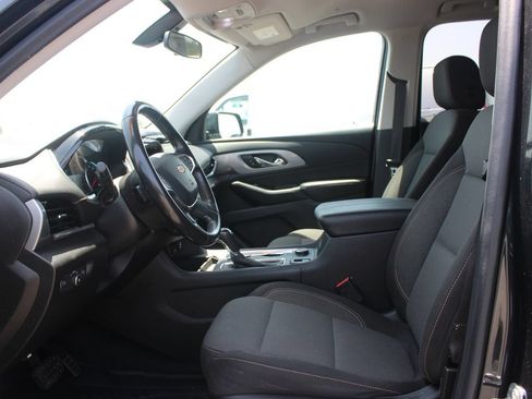 Used 2020 Chevrolet Traverse LT FWD image 23