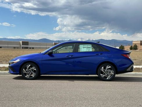 New 2025 Hyundai Elantra SEL image 5