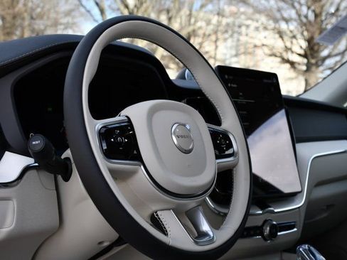 New 2026 Volvo XC60 B5 Ultra w/ Protection Package Premier image 11