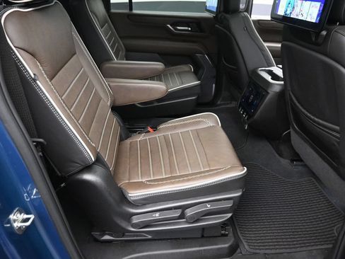 Used 2026 GMC Yukon XL Denali Ultimate AWD/4WD image 10