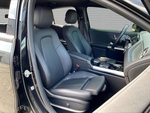 Used 2023 Mercedes-Benz GLA 250 w/ Premium Package image 24