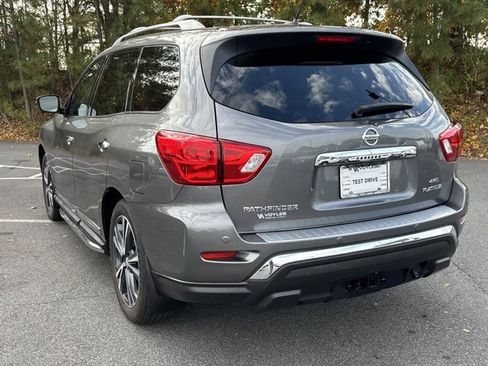 Used 2018 Nissan Pathfinder Platinum image 7