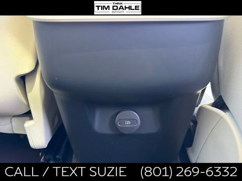 Used 2023 Volvo XC60 B5 Plus w/ Protection Package Premier AWD/4WD image 17