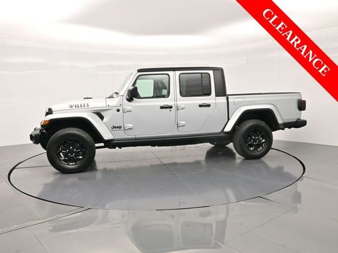 Used 2023 Jeep Gladiator Willys image 10