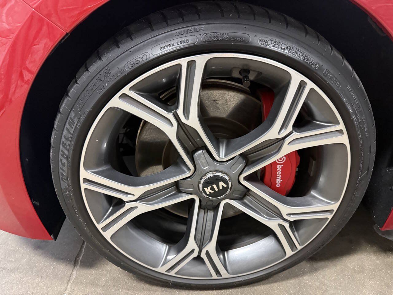 Used 2018 Kia Stinger GT2 AWD/4WD image 9