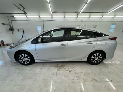 Used 2022 Toyota Prius Prime LE FWD image 9