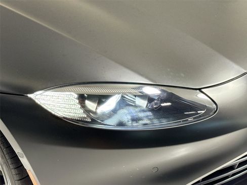 Used 2022 Aston Martin V8 Vantage Roadster image 29