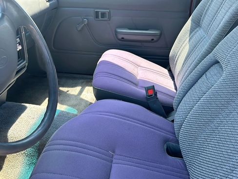 Used 1994 Toyota Pickup DX image 24