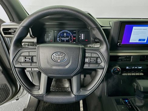 Certified 2026 Toyota Tacoma SR5 AWD/4WD image 11