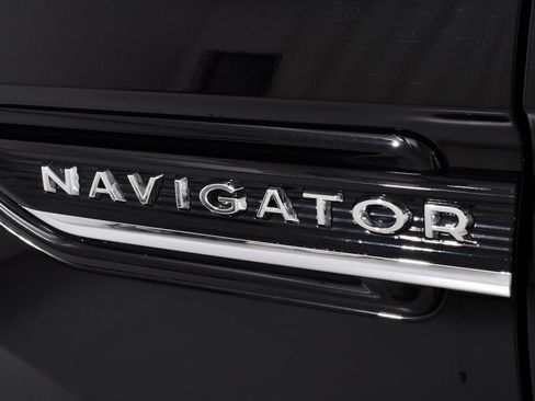 Used 2024 Lincoln Navigator L Reserve AWD/4WD image 23