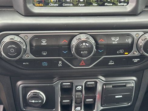 Used 2022 Jeep Wrangler Unlimited Rubicon 4xe image 26