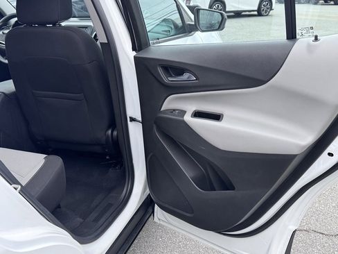Used 2020 Chevrolet Equinox LS image 14