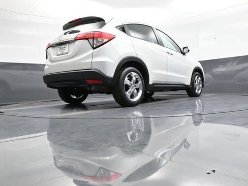 Certified 2022 Honda HR-V LX image 28