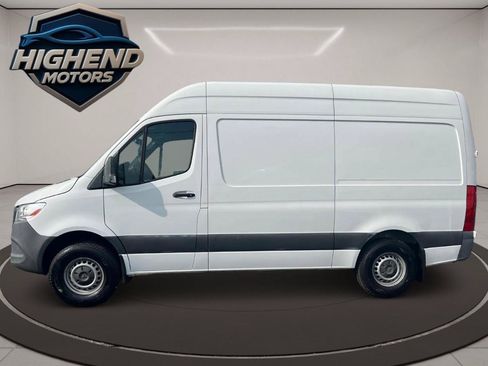 Used 2020 Mercedes-Benz Sprinter 2500 image 4