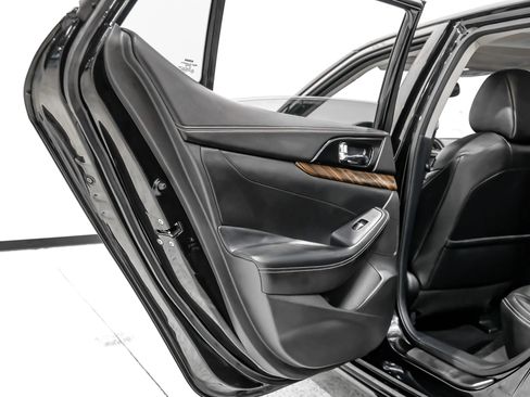 Used 2017 Nissan Maxima Platinum FWD image 60