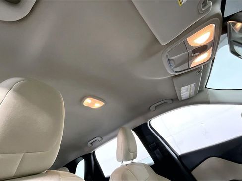 Used 2015 Jeep Cherokee Sport image 21