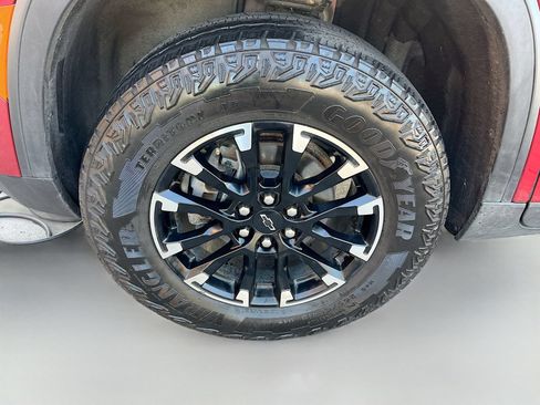 Used 2024 Chevrolet Traverse Z71 AWD/4WD image 32