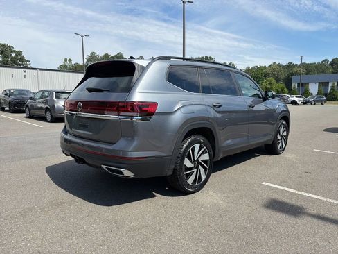 Used 2025 Volkswagen Atlas SE FWD image 5