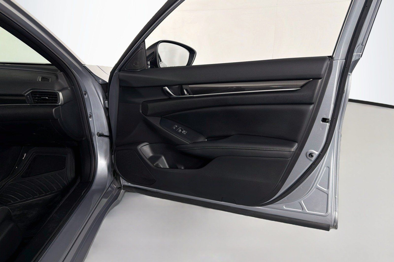 Used 2022 Honda Accord Sport image 24