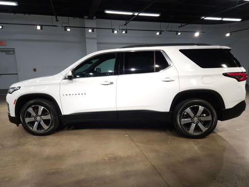 Used 2023 Chevrolet Traverse LT w/ LT Premium Package image 4