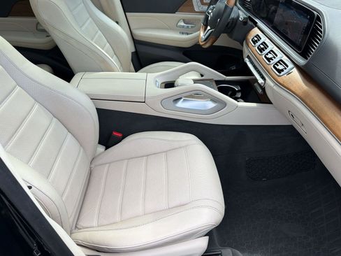 Used 2020 Mercedes-Benz GLE 450 4MATIC w/ AMG Line Exterior image 28
