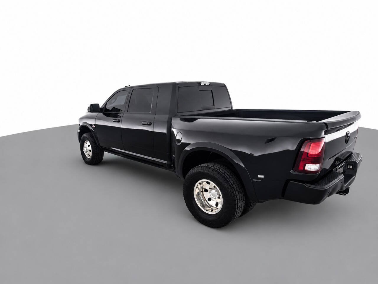 Used 2018 RAM 3500 Laramie w/ Sport Appearance Group AWD/4WD image 7