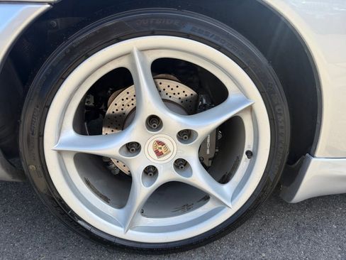 Used 2004 Porsche 911 Carrera RWD image 22