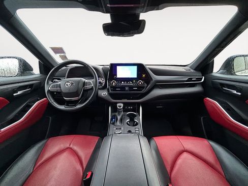 Used 2023 Toyota Highlander XSE image 13