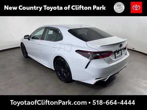 Used 2024 Toyota Camry SE AWD/4WD image 5