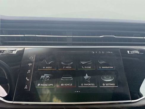 Used 2022 Audi Q7 3.0T Premium Plus w/ Premium Plus Package AWD/4WD image 19