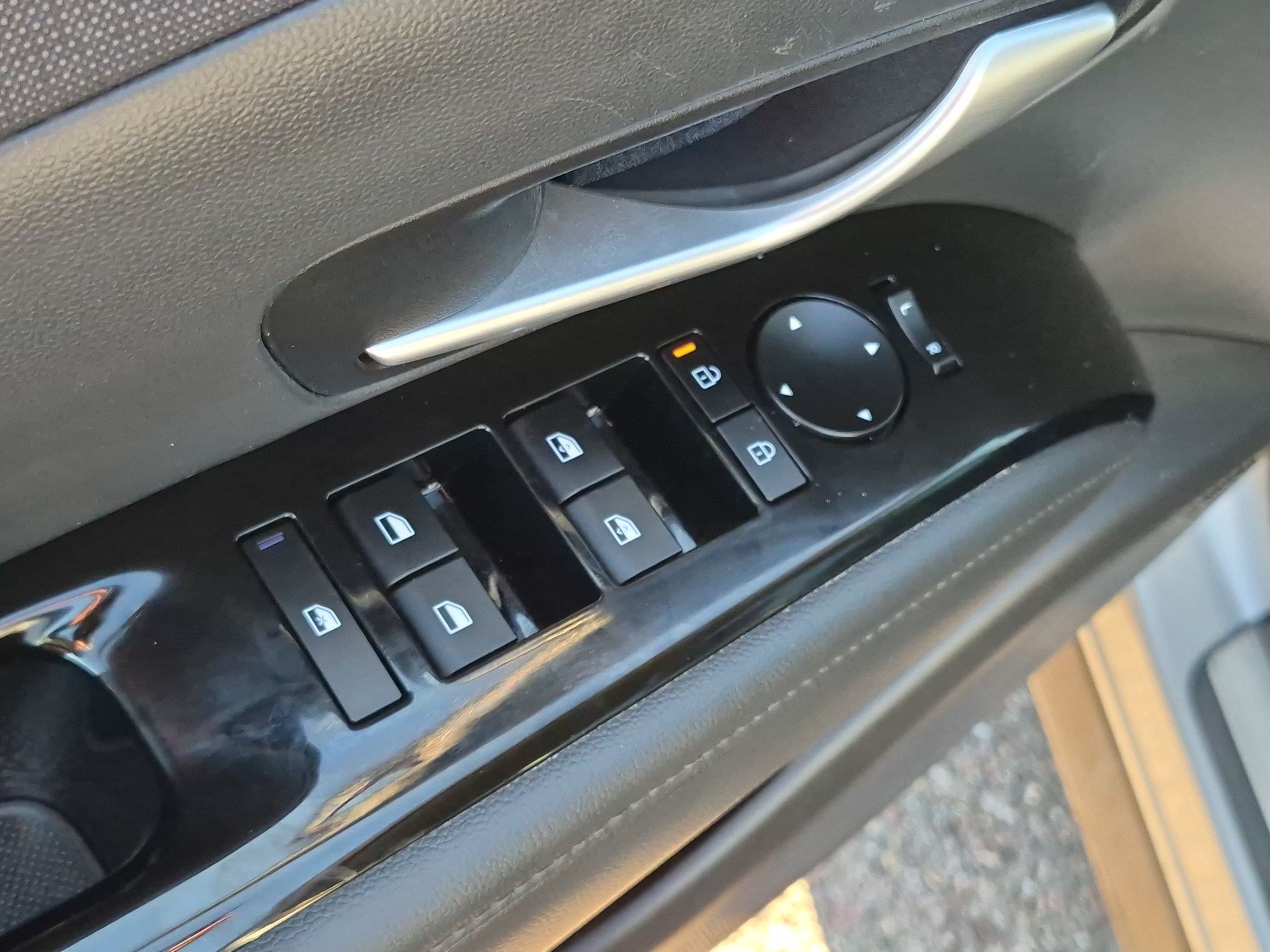 Certified 2025 Hyundai Tucson Limited AWD/4WD image 12