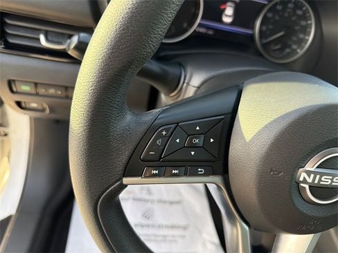 Used 2024 Nissan Sentra SV image 17