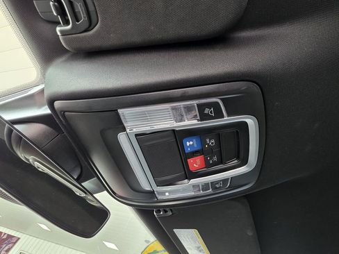 Used 2024 RAM 1500 Laramie image 29