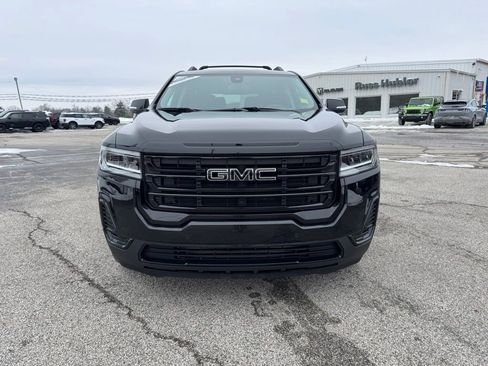 Used 2023 GMC Acadia SLE w/ Driver Convenience Package image 11