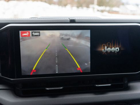 Used 2024 Jeep Wrangler Unlimited Rubicon image 19