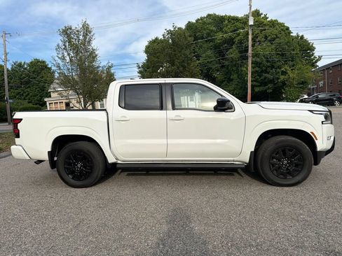 Used 2023 Nissan Frontier SV w/ Midnight Edition Package AWD/4WD image 7