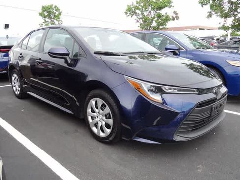 Used 2024 Toyota Corolla LE FWD image 4