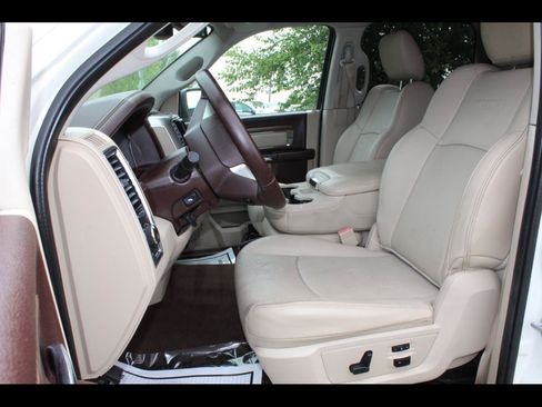 Used 2016 RAM 1500 Laramie w/ Convenience Group AWD/4WD image 12