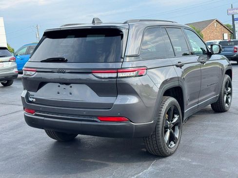 Used 2023 Jeep Grand Cherokee Altitude AWD/4WD image 3