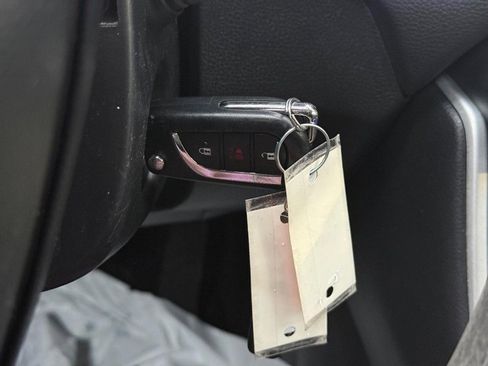 Used 2023 Toyota RAV4 LE image 31