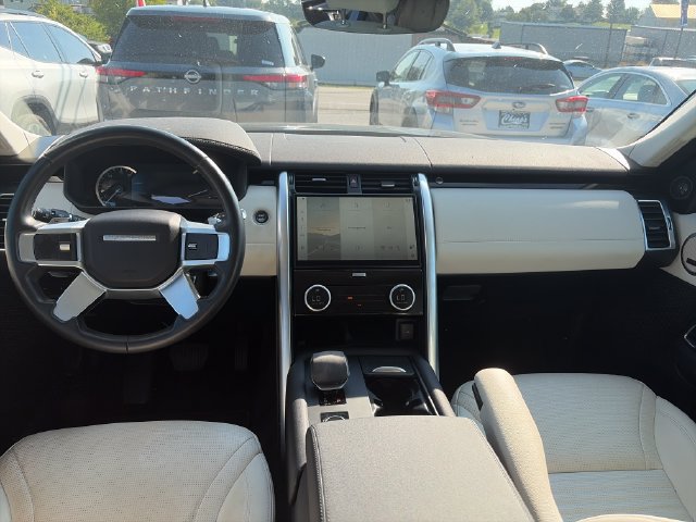 Used 2023 Land Rover Discovery S AWD/4WD image 12