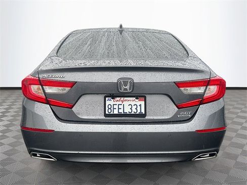 Used 2018 Honda Accord Touring image 6