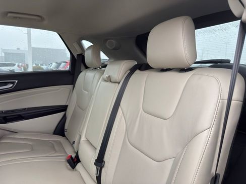 Used 2016 Ford Edge Titanium w/ Technology Package image 28