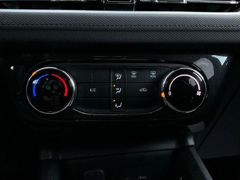 Used 2025 Chevrolet TrailBlazer LT image 25