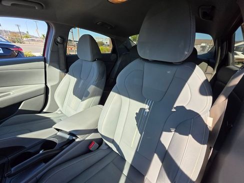 Used 2023 Hyundai Elantra SEL w/ Cargo Package image 13