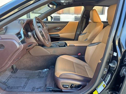 Used 2021 Lexus ES 300h w/ Accessory Package 2 FWD image 16