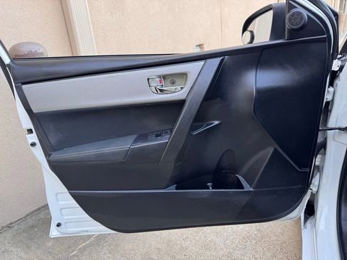 Used 2018 Toyota Corolla LE image 19